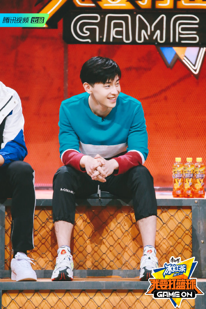 邓伦《我要打篮球》官图公开 邓领队全能完美