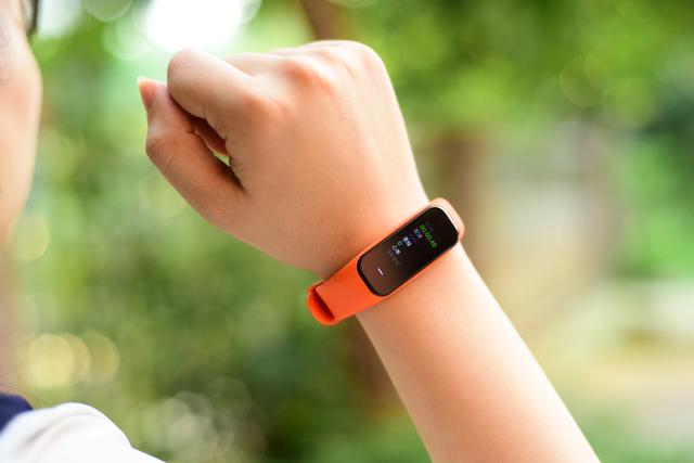 原创199元nfc彩屏黑加手环1s深度体验真香