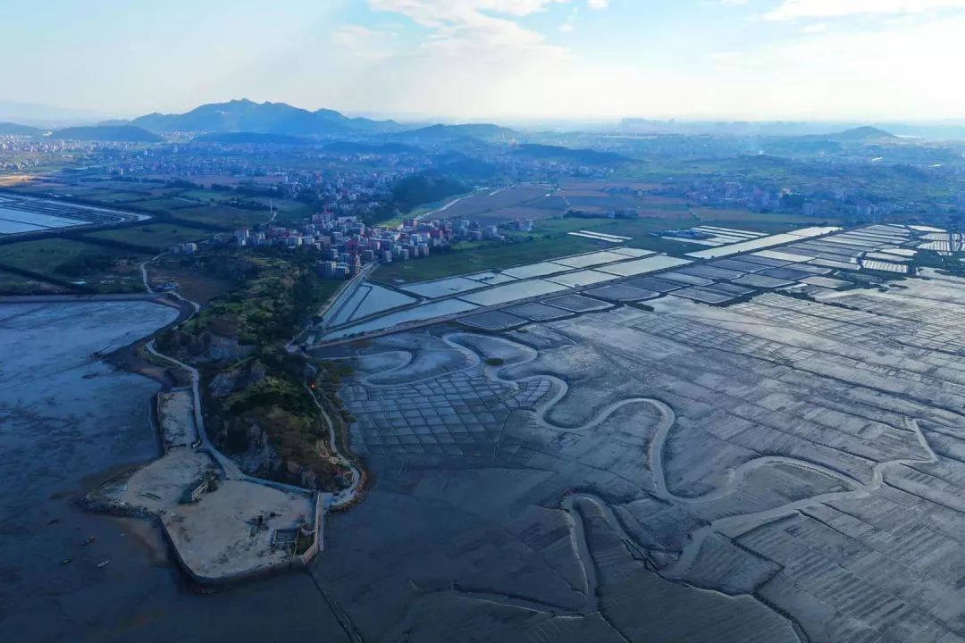 ▼汀江村位于北高镇,草屿草屿山(岛),位于赤屿岛创建于明万历十三年