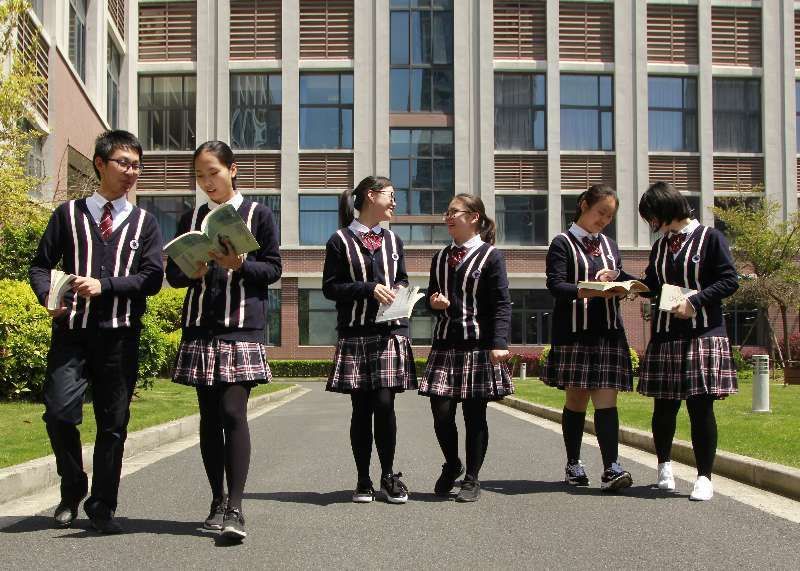 上海各大高中校服图片