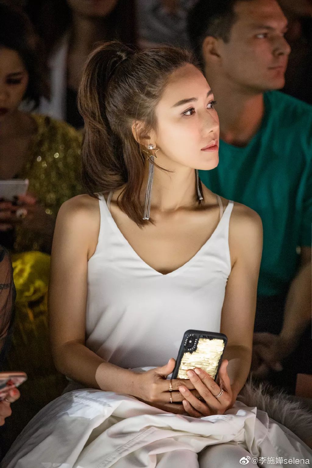 专访李施嬅金宵大厦中一人分饰两角对我也是一种挑战