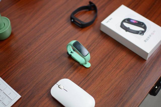 小米黑加手环1s深度使用评测超长待机2周nfcsuperamoled屏幕