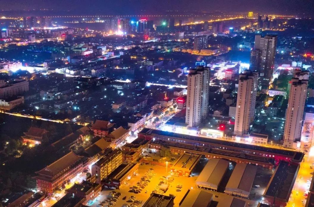 城区南溪公园夜景灯光迷离 靓影婆娑南溪河两岸舒城县城璀璨的夜景吧