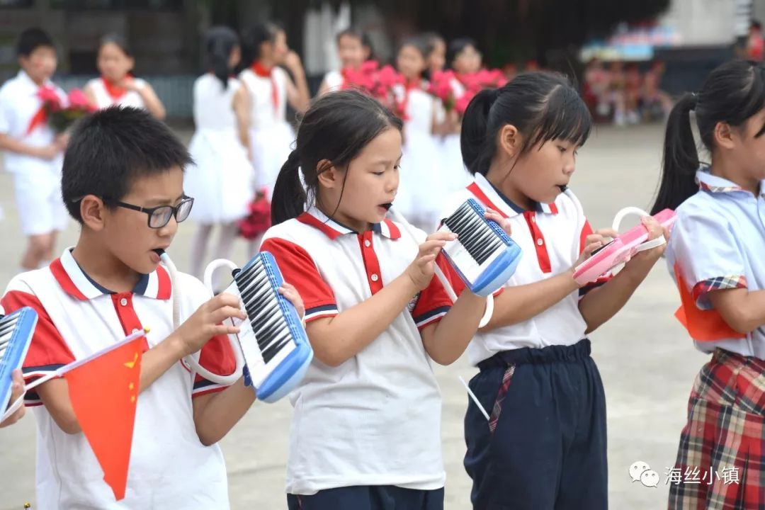 泉州小學生用快閃視頻獻禮超有畫面感