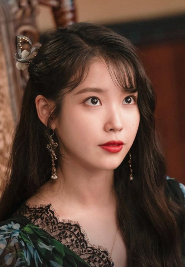 iu新剧一人饰四角,画风诡异太挑战演技了