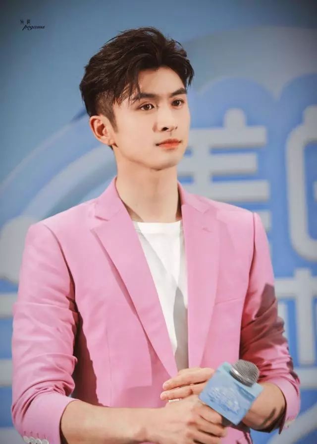 副总称其:自私的人永远不会有未来_赵若尧