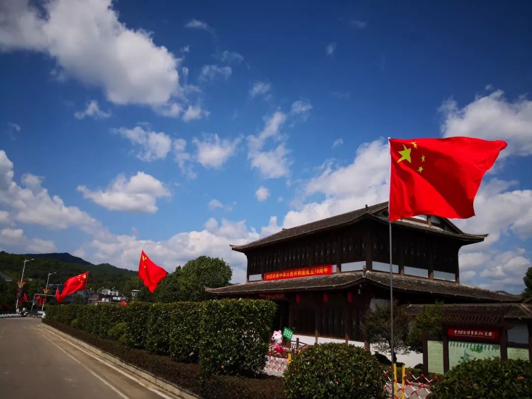 10月4日,古田天清气爽,丹桂飘香,红色旅游持续火爆,国庆黄金周前四天