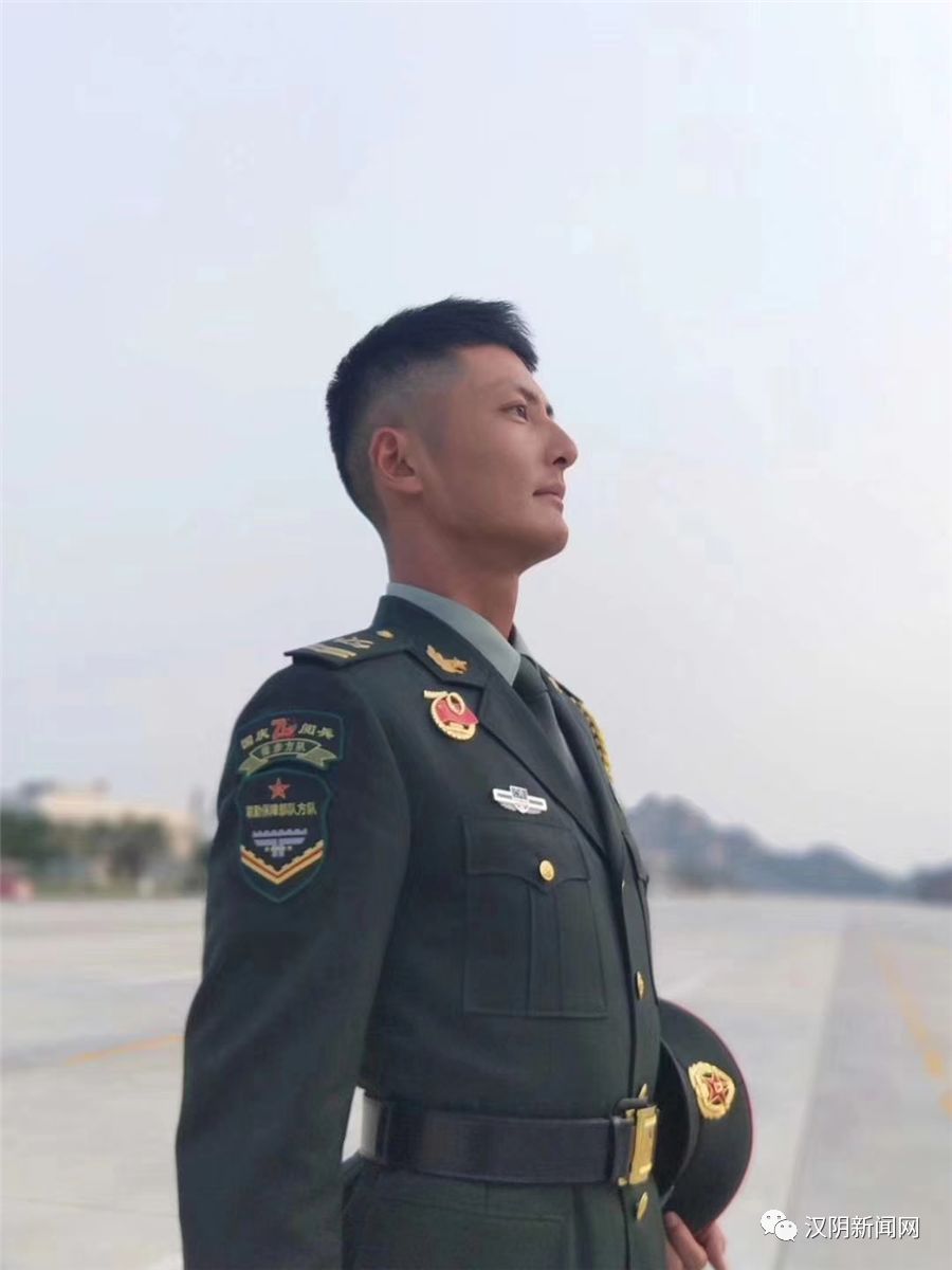 头条| 骄傲!汉阴的两位"兵哥哥"参加了国庆阅兵