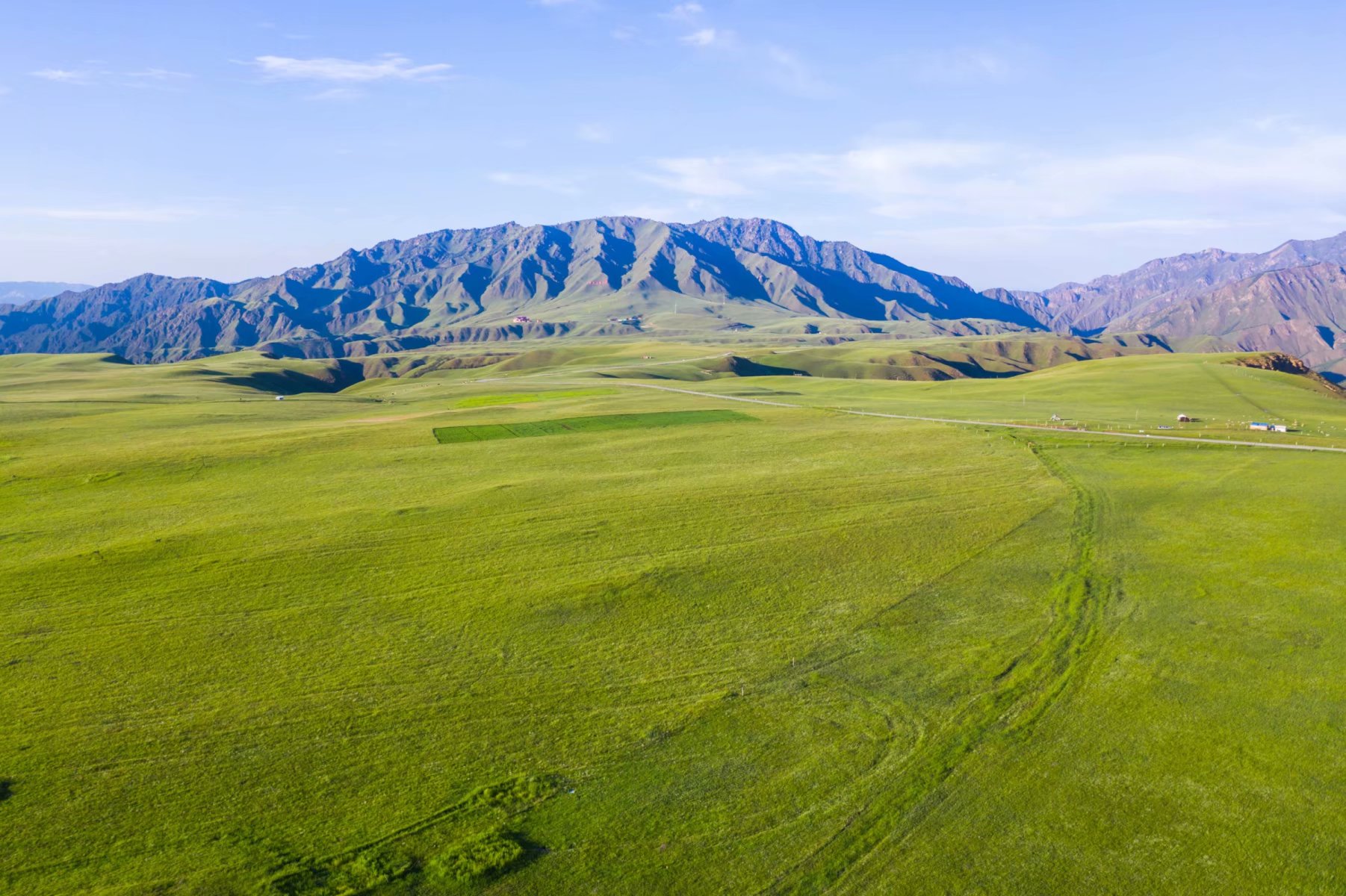 甘肃张掖康乐草原颠覆你对黄土高原的印象