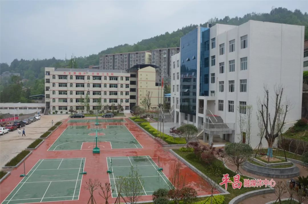 图说平昌70年巨变朝气蓬勃的教育事业