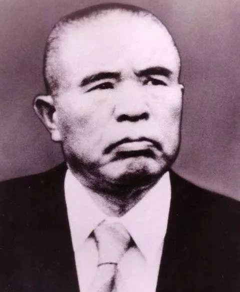 为更彻底地搜刮中国的财富,日本甚至破格重用了黑社会头子儿玉誉士夫