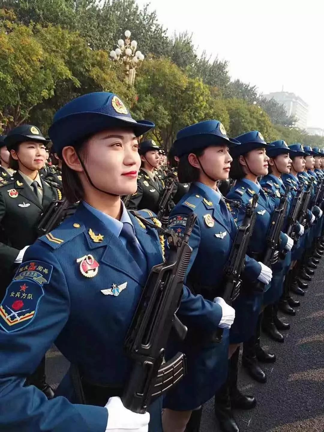 2019阅兵女兵方阵图片