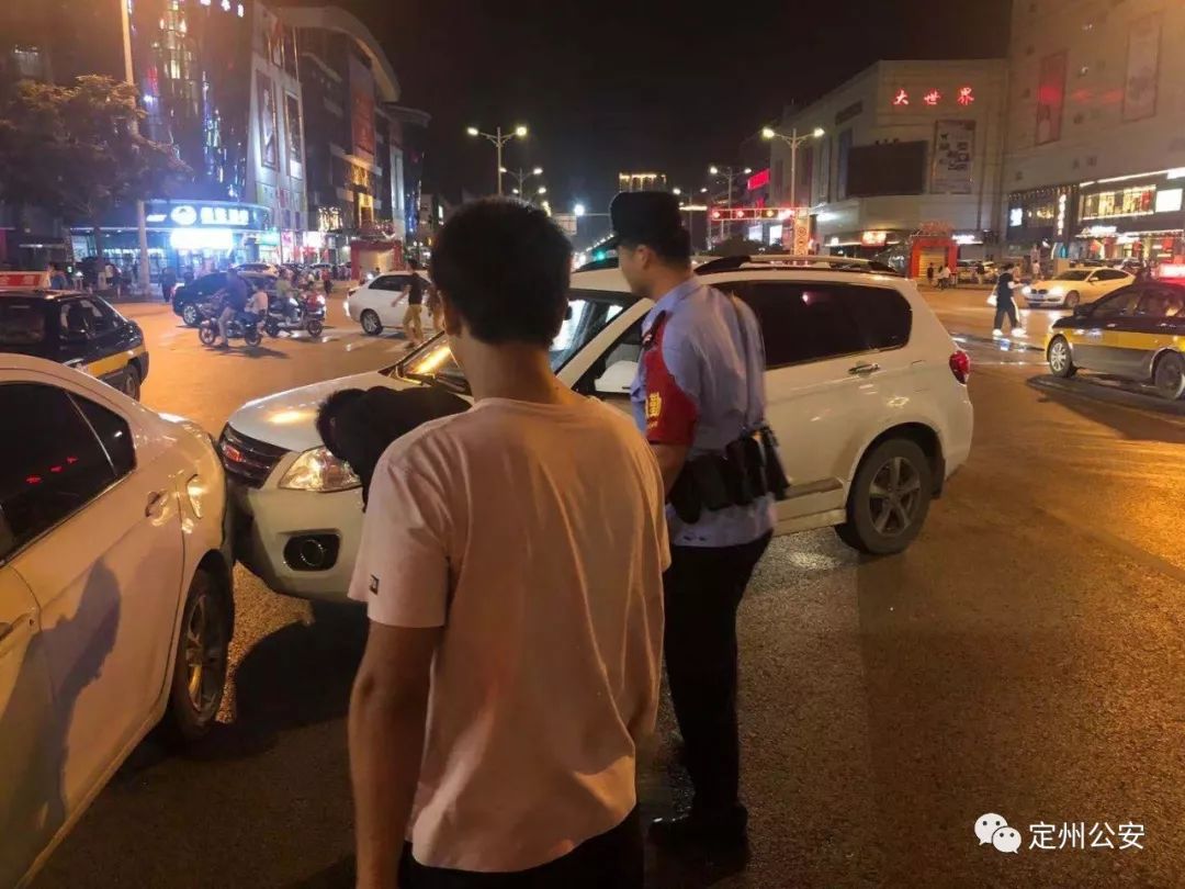 定州公安国庆期间巡逻防控 为民解忧获赞誉