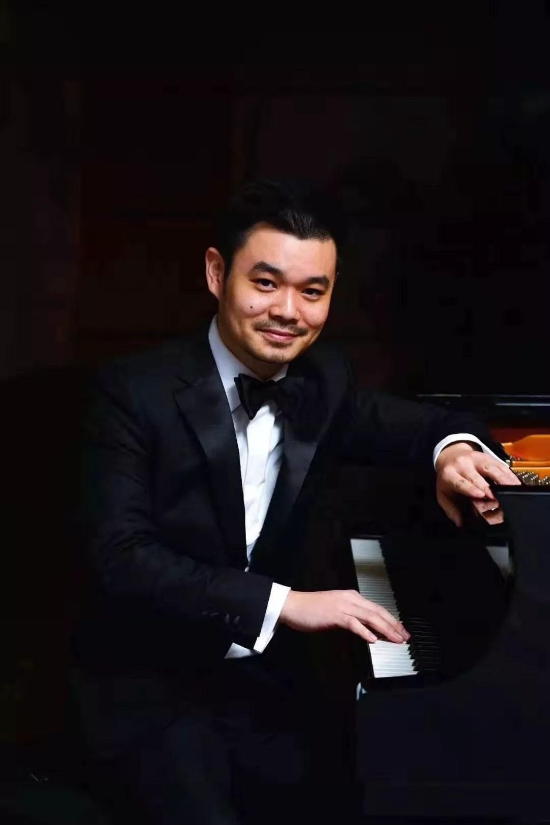 特邀嘉宾:孙鹏杰孙鹏杰(jay sun)美籍华裔钢琴家,国际比赛获奖者,星海