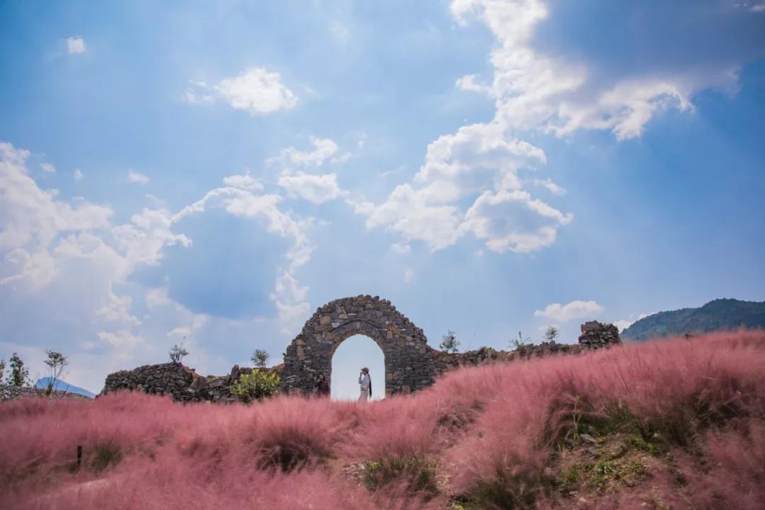 另外,首屆