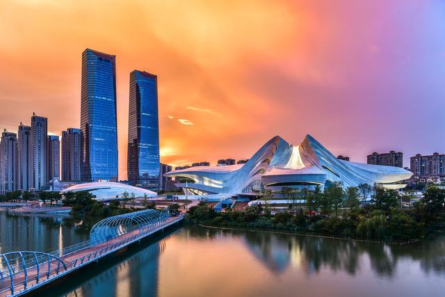 世界上最大的"芙蓉花"建筑——长沙梅溪湖国际文化艺术中心