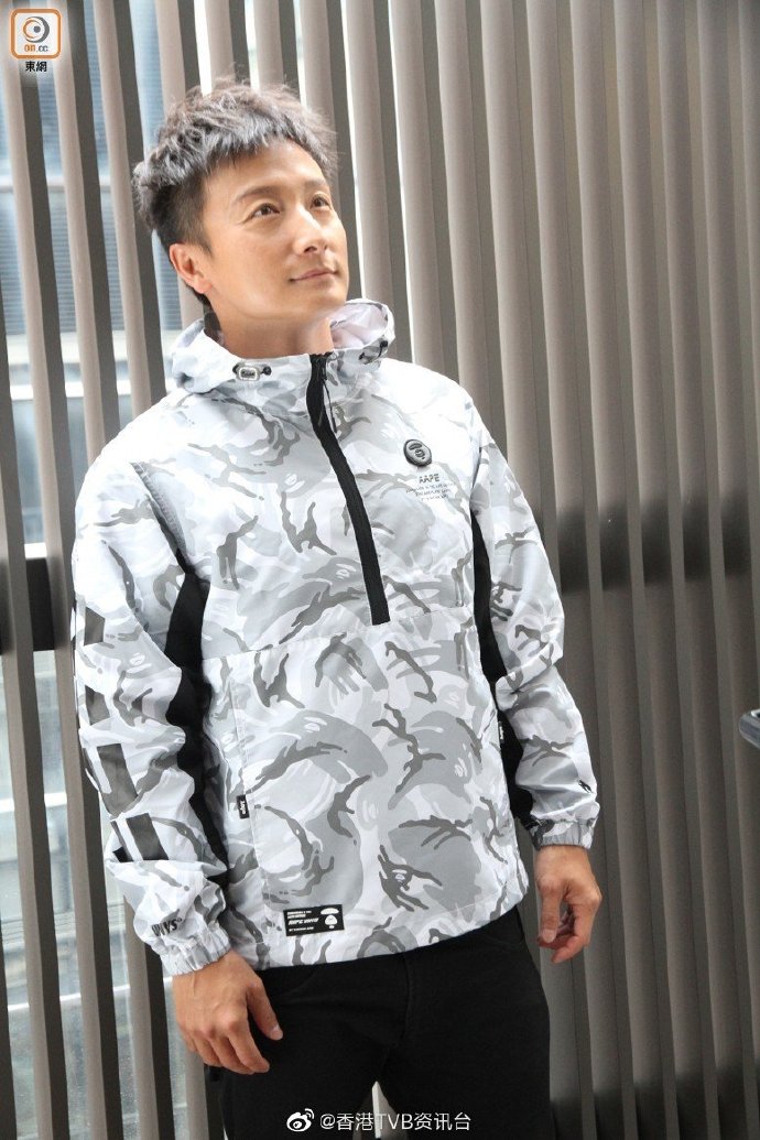 获诗咏赞劲!方力申勇闯水母阵自求多福