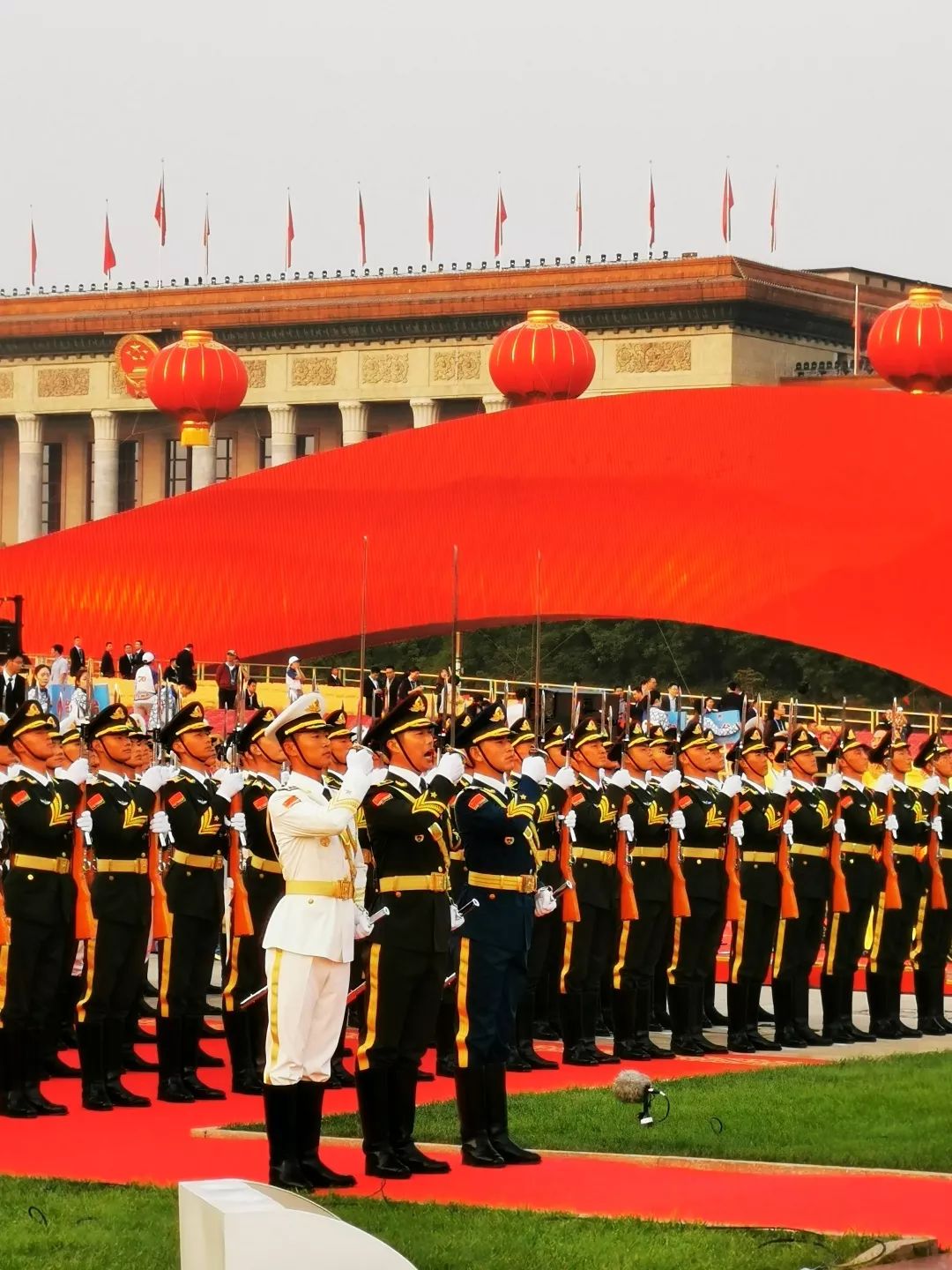 腻害普华永道5名合伙人受邀出席天安门广场国庆70周年阅兵仪式