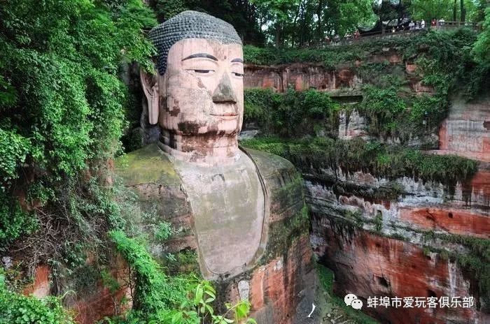 燙】下午經新津來到遠近聞名的【樂山大佛景區】,乘坐遊船(船票包含