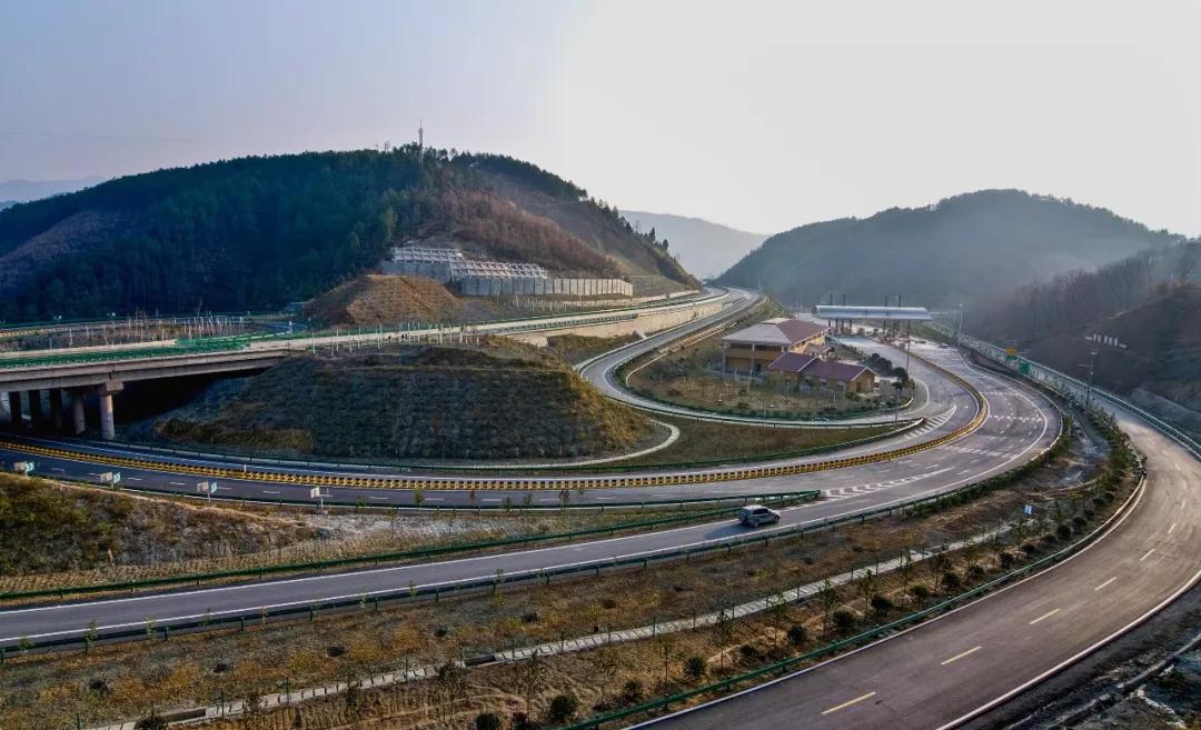 广平高速青川段出口图片