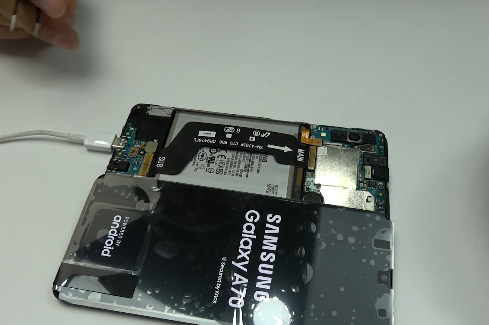 三星a70屏幕更换教程