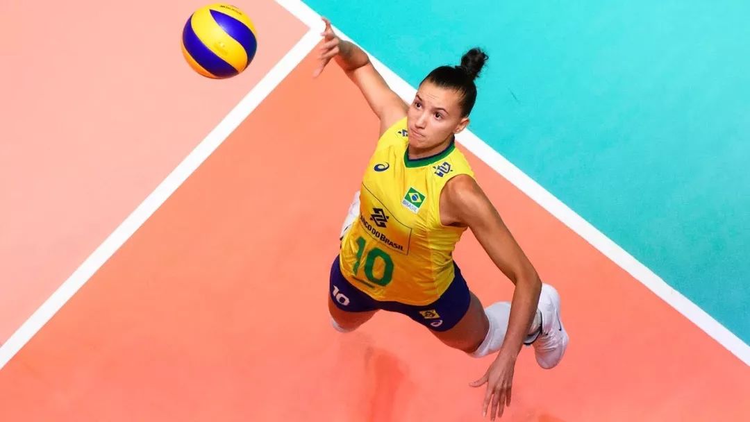 96米,体重72kg2000年1月17日ebrar karakurt 埃布拉·卡拉库特(土耳其