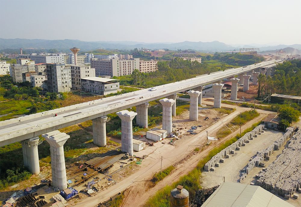 假期建设不停歇赣深高铁河源段工程进度已过半