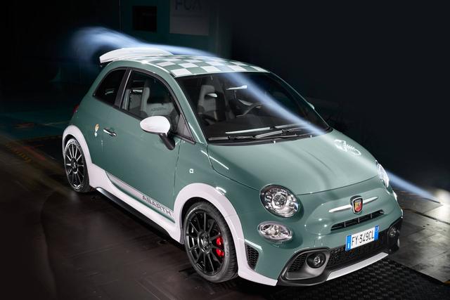 abarth 695 70周年纪念版亮相米兰,1.4升四缸涡轮引擎,180马力!