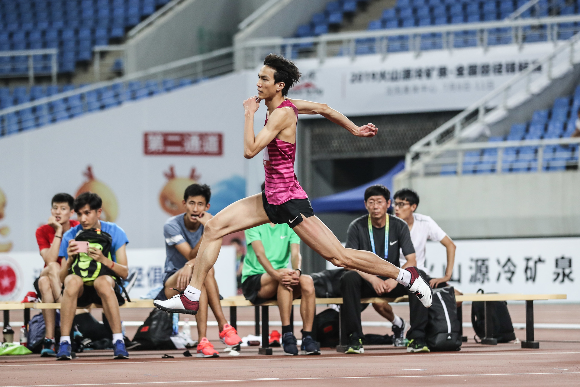 原创2米24!王宇带伤出战世锦赛跳高获第十,巴尔希姆2米37卫冕金牌