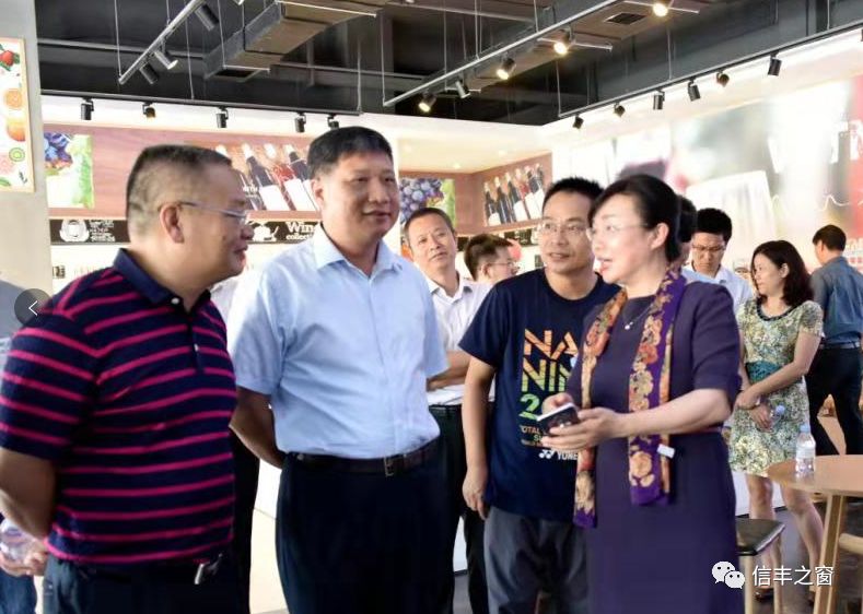 6710月5日县委书记钟旭辉率考察团赴大余县南康区学习考察