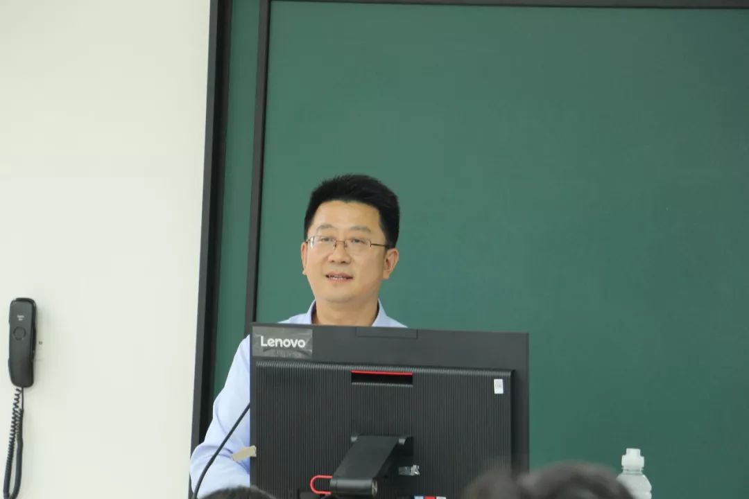 清华大学教授王洪亮图片