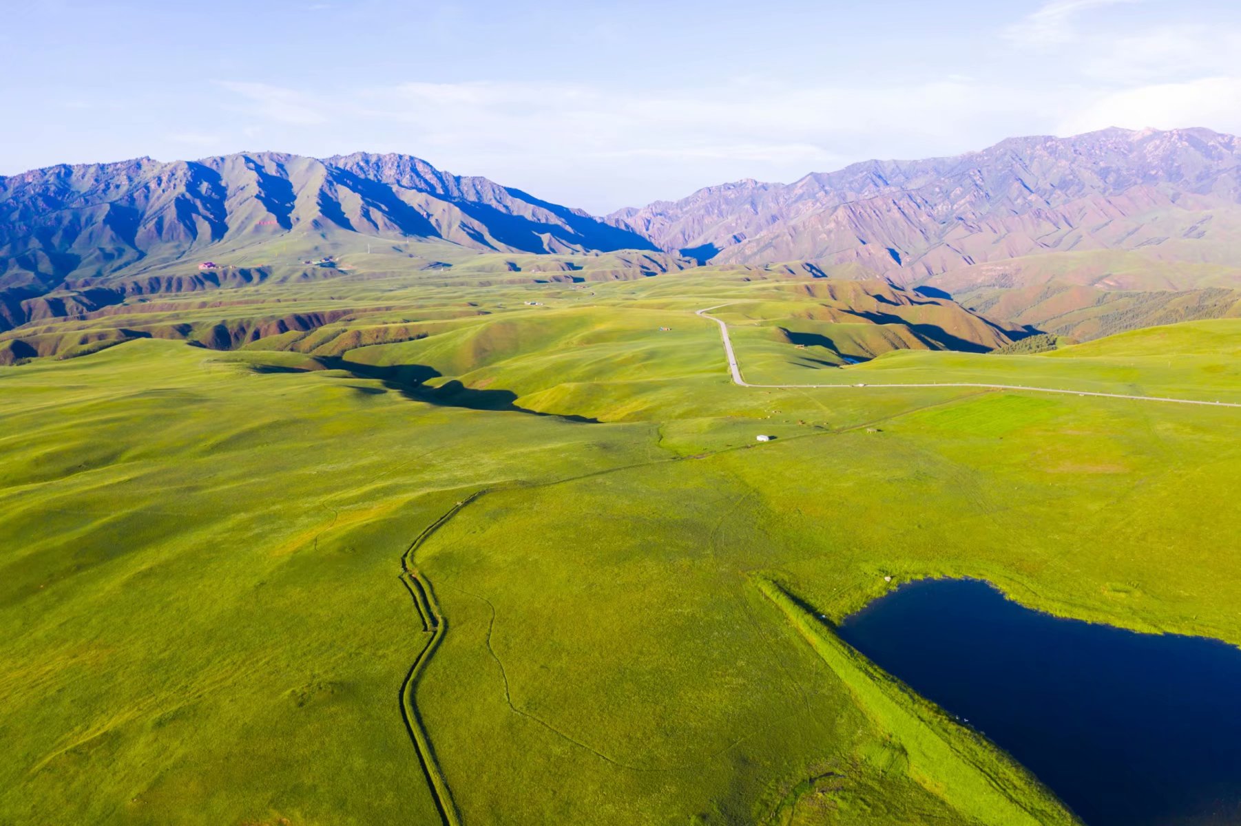 甘肃张掖康乐草原颠覆你对黄土高原的印象