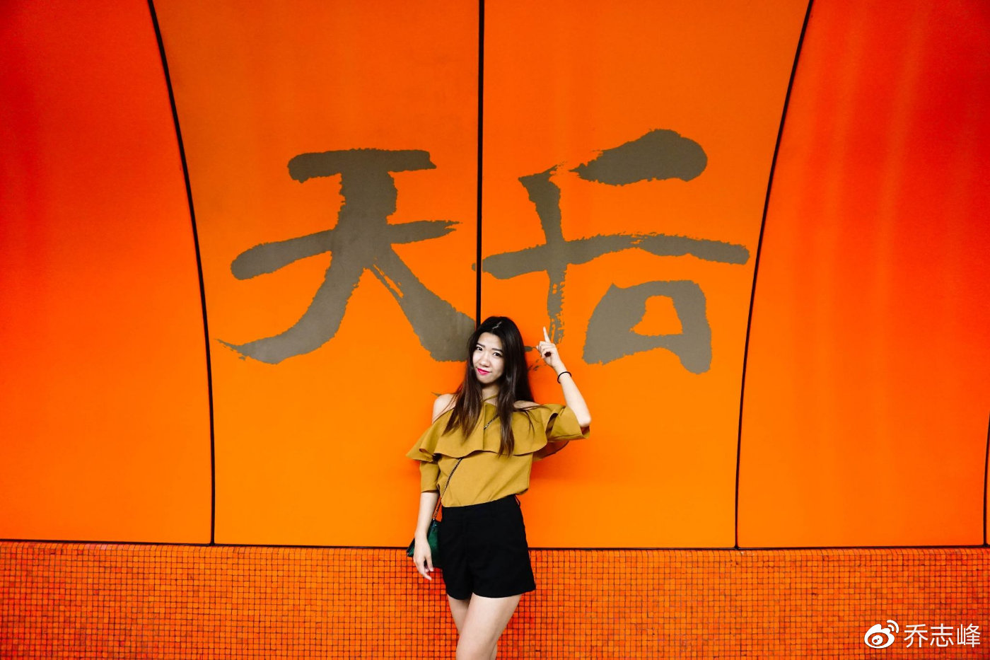 公交车站名叫"立马回头"走红,"打卡式旅游"没什么实际意义