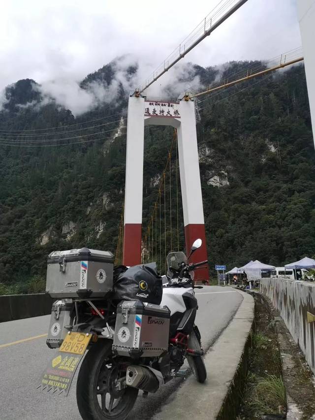 天昴打卡壮美滇藏