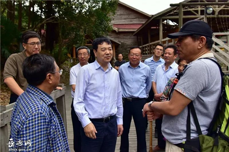 周东明江春生到河图指导假日旅游等工作