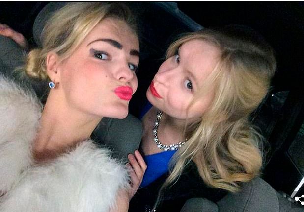 相依为命的姐妹花只因嫉妒妹妹美貌姐姐对其狂捅189刀挖眼睛割耳朵