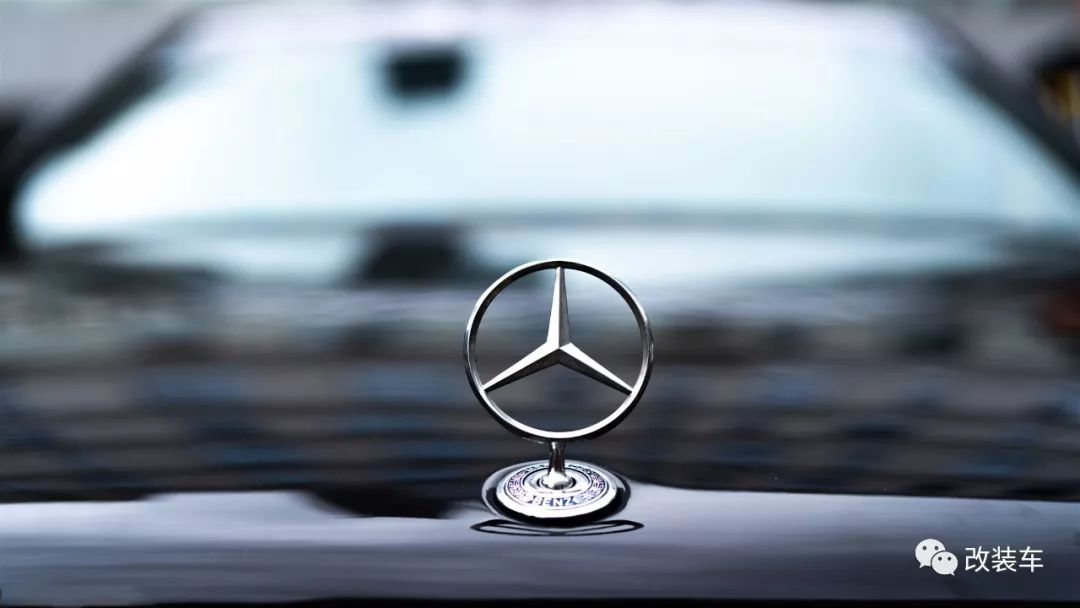 刺青师迷上日本黑帮vip文化奔驰虎头奔低趴姿态改装