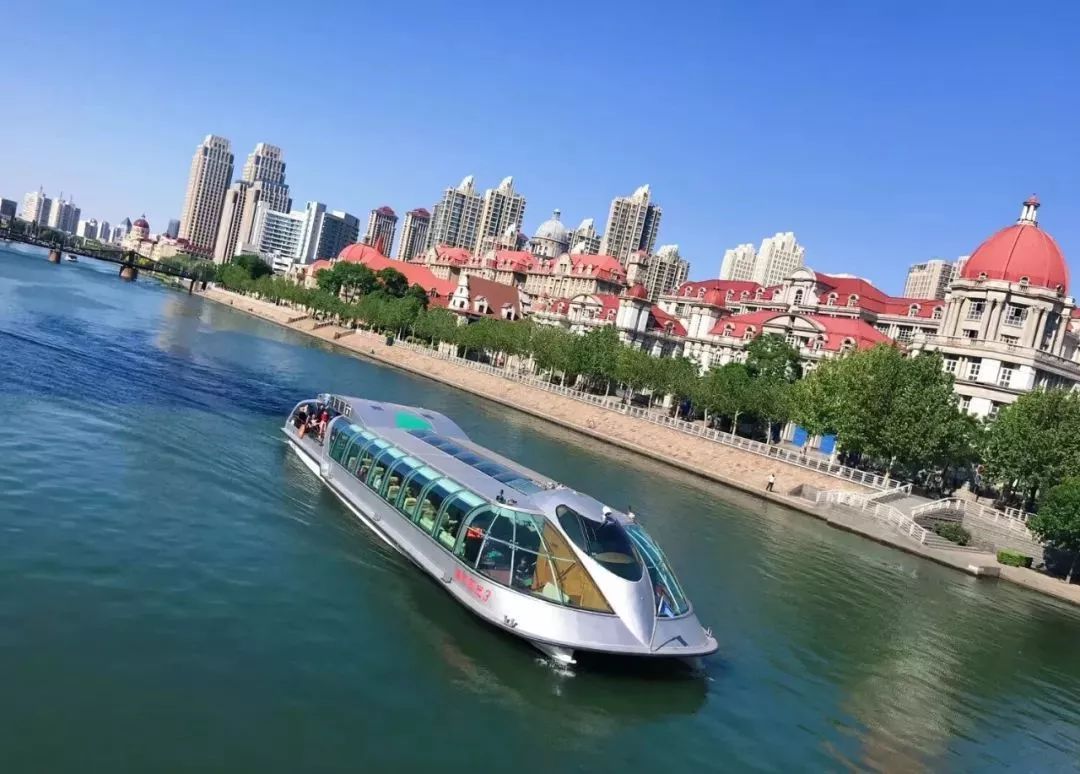 天津港观光船图片