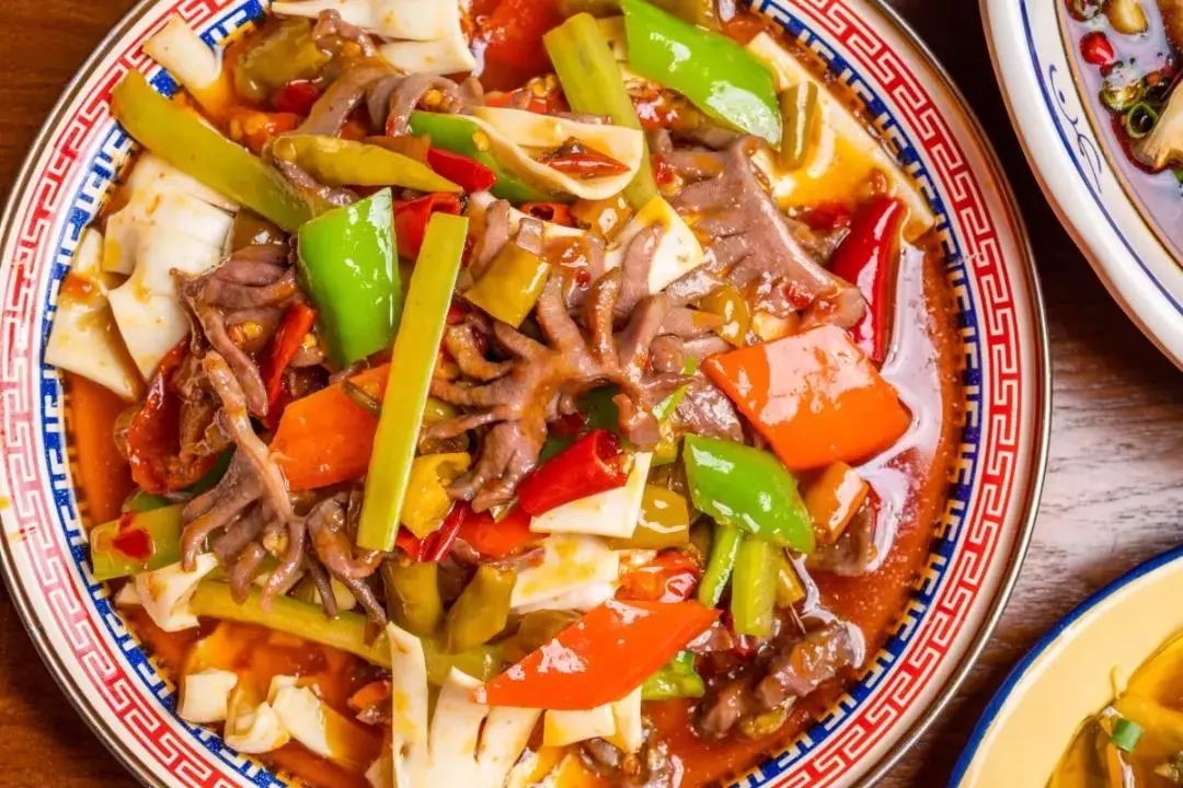 资深吃货必去→隐藏在大学路下,自带国潮风的夜市街_成都