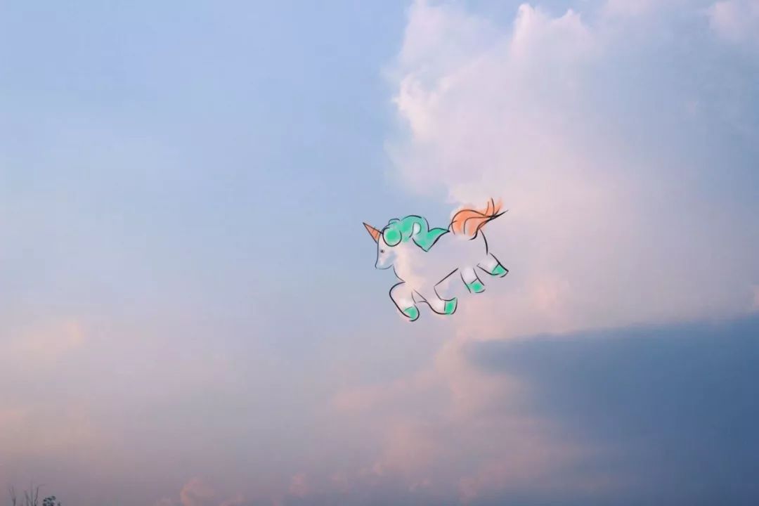 不一样的感觉不一样的精致简单的涂鸦简单的几笔引人遐想联翩云朵的