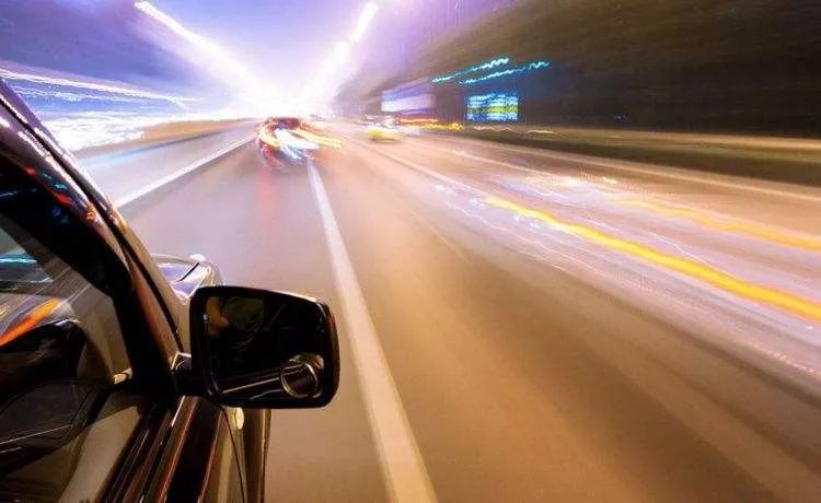夜间行车事故率高,这七点秘诀你可得记好了_搜狐汽车_搜狐网