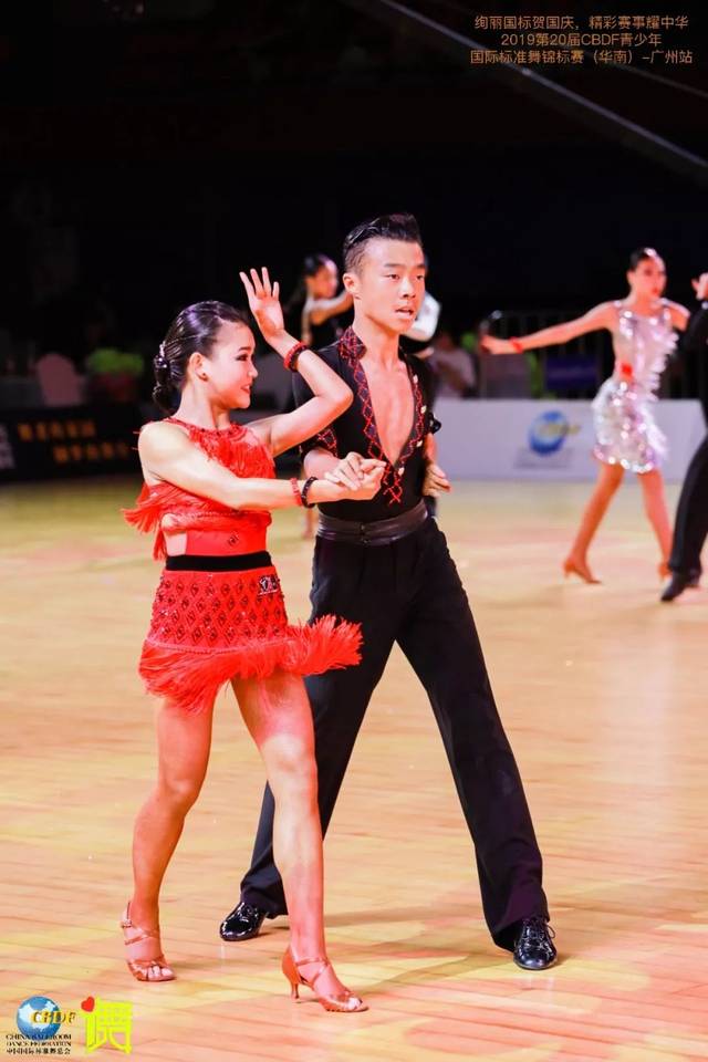 国家少年队1队拉丁舞选拔赛,李贤乐何向晴五项均第一总成绩夺冠
