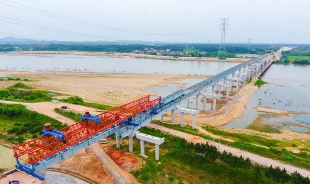 与东昌高速公路相接,终于临川区嵩湖乡杨家村附近,与金抚高速公路顺接