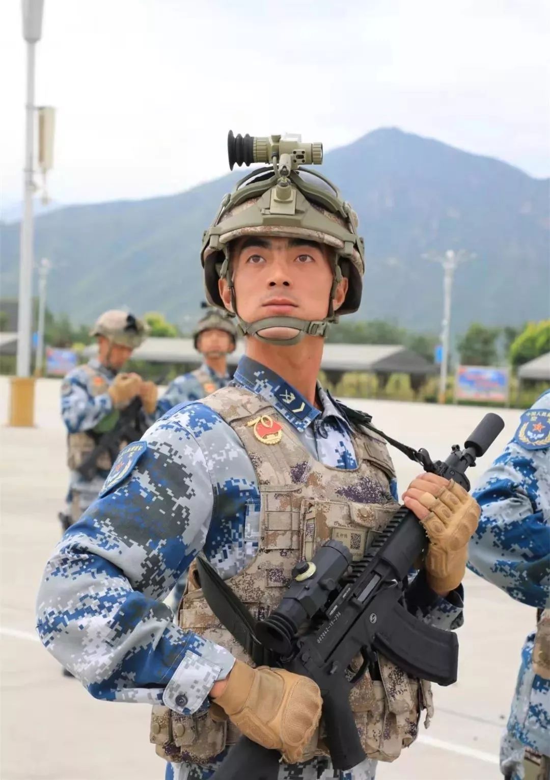 宜宾竟有这么多人亮相国庆阅兵军乐团联欢表演