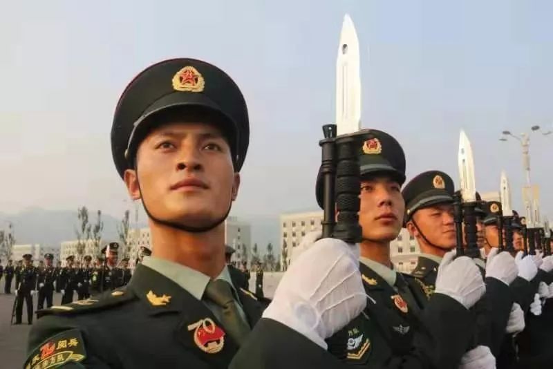 太牛了达溪镇兵哥哥亮相国庆70周年大阅兵
