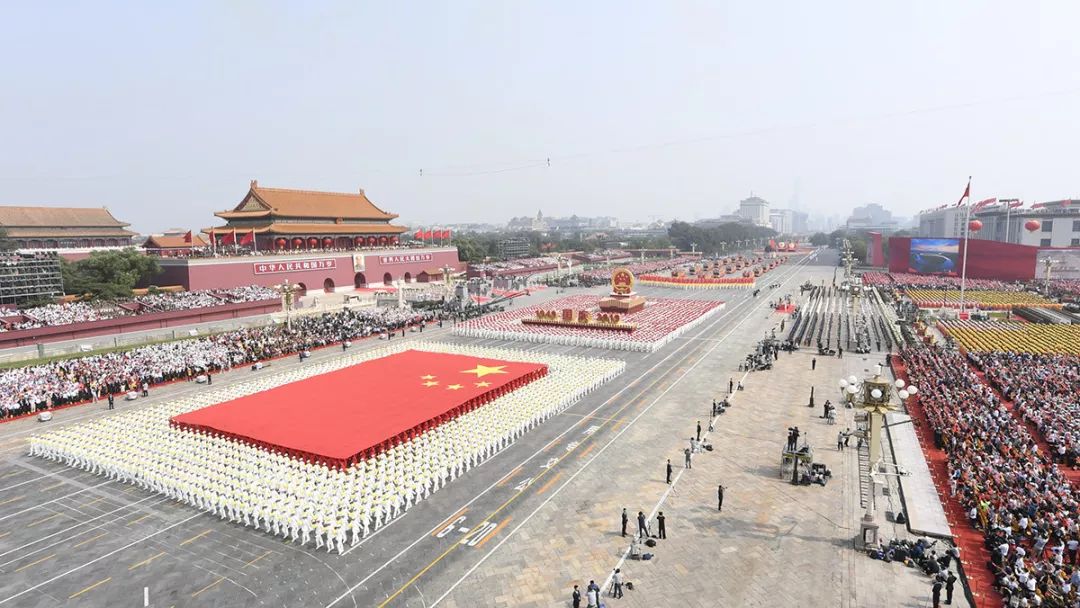 观阅兵仪式,感祖国繁盛随着"不忘初心,牢记使命"主题教育全面开展