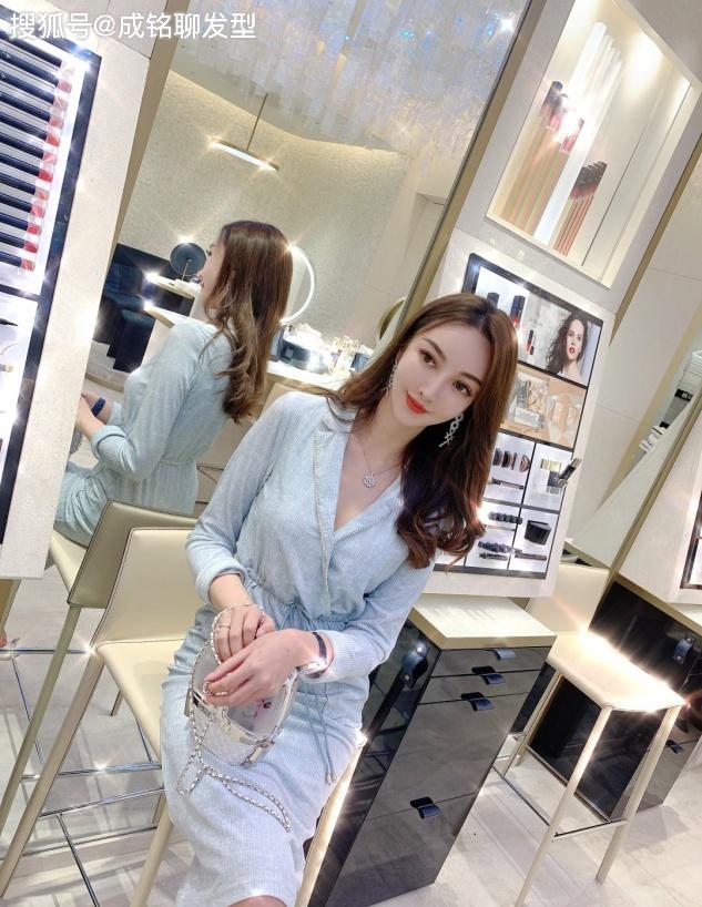 原创名媛的打扮样式不仅很显身材而且能凸显女神气质