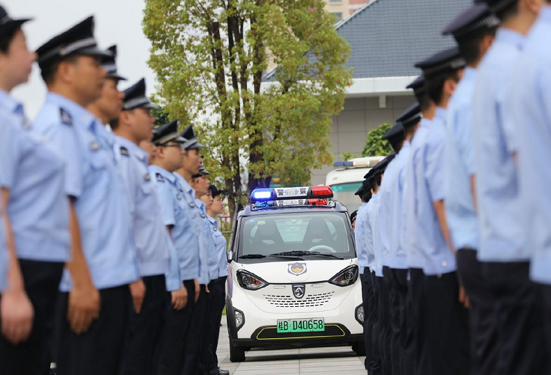 43辆宝骏新能源警车虽然更加节能环保但半路没电怎么办呢