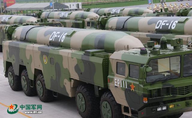 东风快递运货车从拖车到超重型三合一底盘数十年磨砺大国重卡