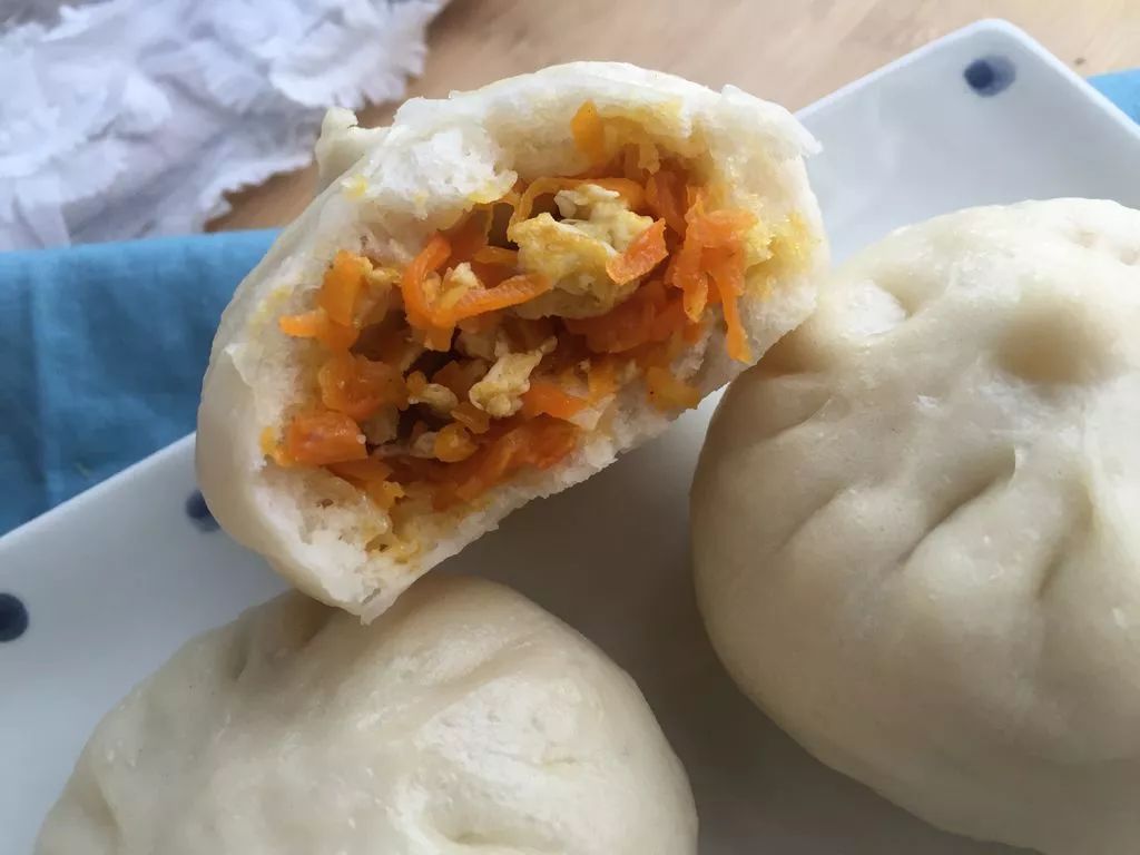 胡萝卜鸡蛋素馅包子的做法,特别好吃!
